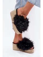 Dámské klapky na klínu s kožíškem a pletením černé Virela Dámské klapky na klínu s kožíškem a pletením černé Virela