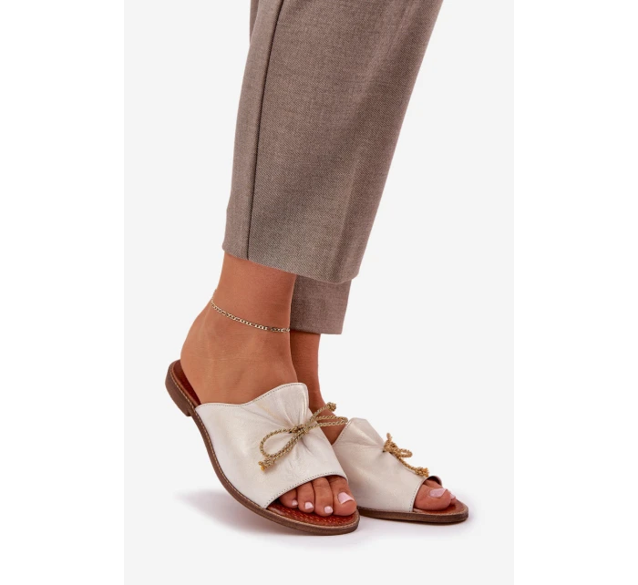 Kožené Ploché Elegantní Sandály S Mašlí Lewski Zlaté model 21684466 - Boto Kožené Ploché Elegantní Sandály S Mašlí Lewski Zlaté model 21684466 - Boto