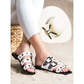 Výborné dámské bílé  nazouváky na plochém podpatku