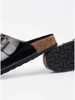 Pěkné černé dámské nazouváky na plochém podpatku Pěkné černé dámské nazouváky na plochém podpatku