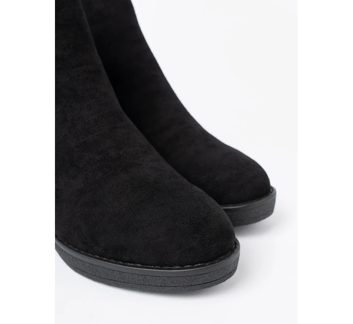 Praktické dámské černé kotníčkové boty na klínku Praktické dámské černé kotníčkové boty na klínku