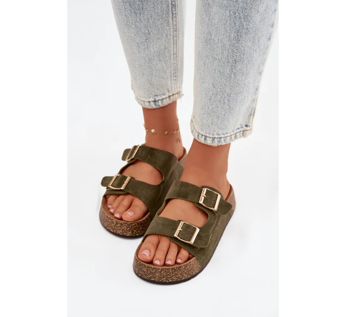 Dámské pantofle na korkové platformě se zlatými sponami Zelená Tovessa Dámské pantofle na korkové platformě se zlatými sponami Zelená Tovessa