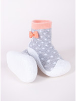 Yoclub Dětské dívčí protiskluzové ponožky s gumovou podrážkou OBO-0135G-AA0B Grey