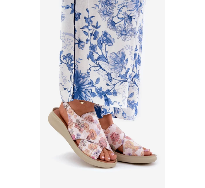 Dámské sandály z eko kůže s květinami multikolor Tosmelia Dámské sandály z eko kůže s květinami multikolor Tosmelia