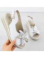 Filippo 7045 dámské kožené sandály s květinovým podpatkem bílé barvy