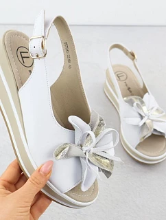 Filippo 7045 dámské kožené sandály s květinovým podpatkem bílé barvy