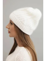 Dámská zimní čepice z vlny model 21750352 bílá - K-Fashion Dámská zimní čepice z vlny model 21750352 bílá - K-Fashion