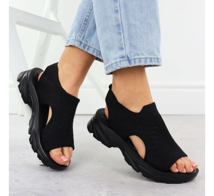 Dámské vestavěné černé sandály Potocki TO90302