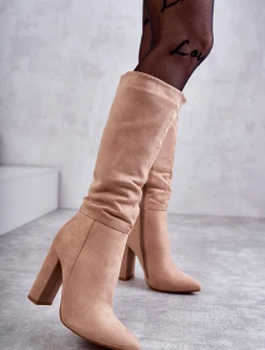 Klasické semišové boty na podpatku Tmavě béžová model 21595222 - Boto