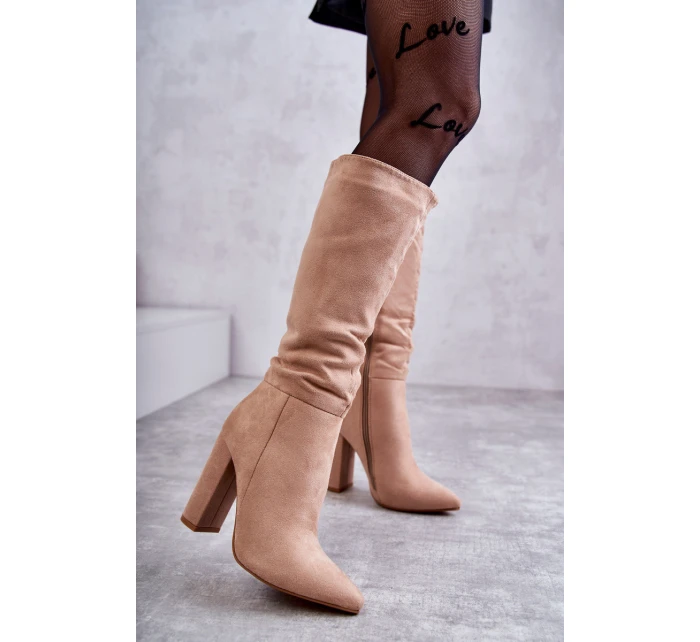 Klasické semišové boty na podpatku Tmavě béžová model 21595222 - Boto Klasické semišové boty na podpatku Tmavě béžová model 21595222 - Boto