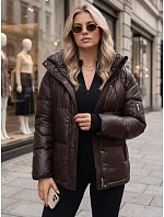 Kurtka damska zimowa pikowana z kapturem brązowa model 22383510 - FashionStreet Kurtka damska zimowa pikowana z kapturem brązowa model 22383510 - FashionStreet