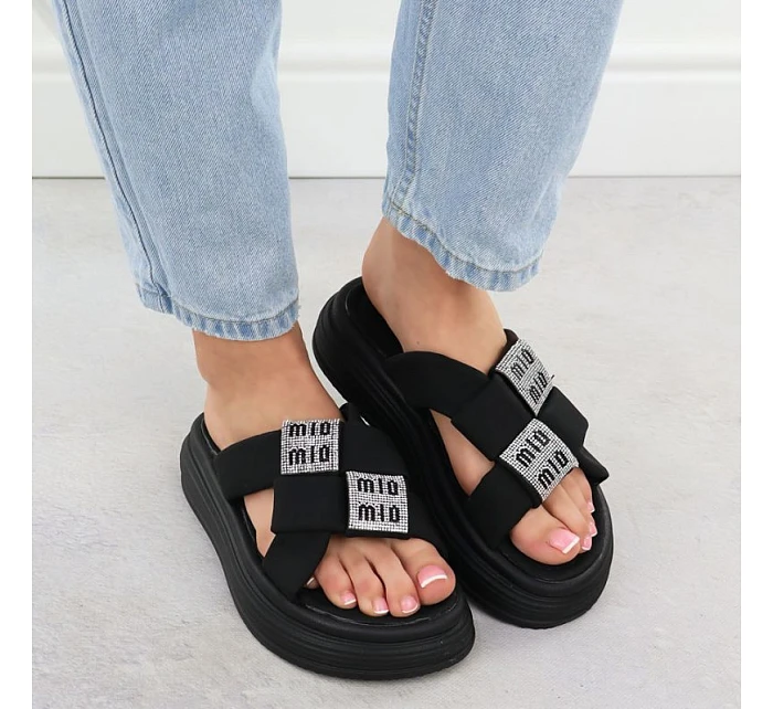 Dámské žabky na platformě se zirkony černé Potocki 16347 Dámské žabky na platformě se zirkony černé Potocki 16347