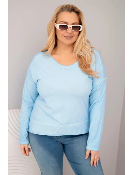 Dámská blůza Plus Size s výstřihem do V a delším zadním dílem modrá Dámská blůza Plus Size s výstřihem do V a delším zadním dílem modrá