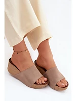 model 22125915 semišové dámské pantofle na korkové platformě tmavě béžové - Zazoo