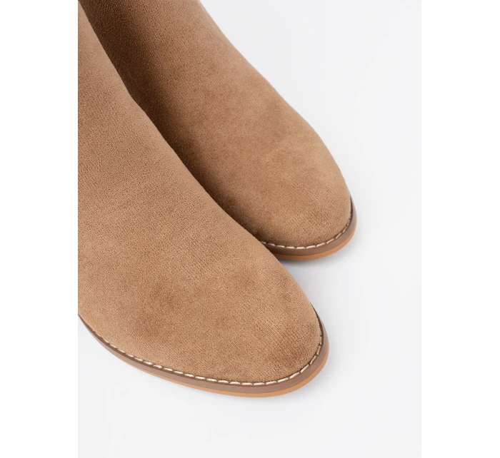 Moderní dámské kotníčkové boty model 21298259 na širokém podpatku Moderní dámské kotníčkové boty model 21298259 na širokém podpatku