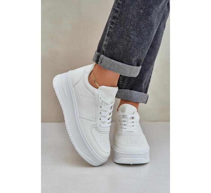 Dámské Tenisky Na Platformě S Dekorativním Šněrováním Bílé model 21684949 - Boto Dámské Tenisky Na Platformě S Dekorativním Šněrováním Bílé model 21684949 - Boto
