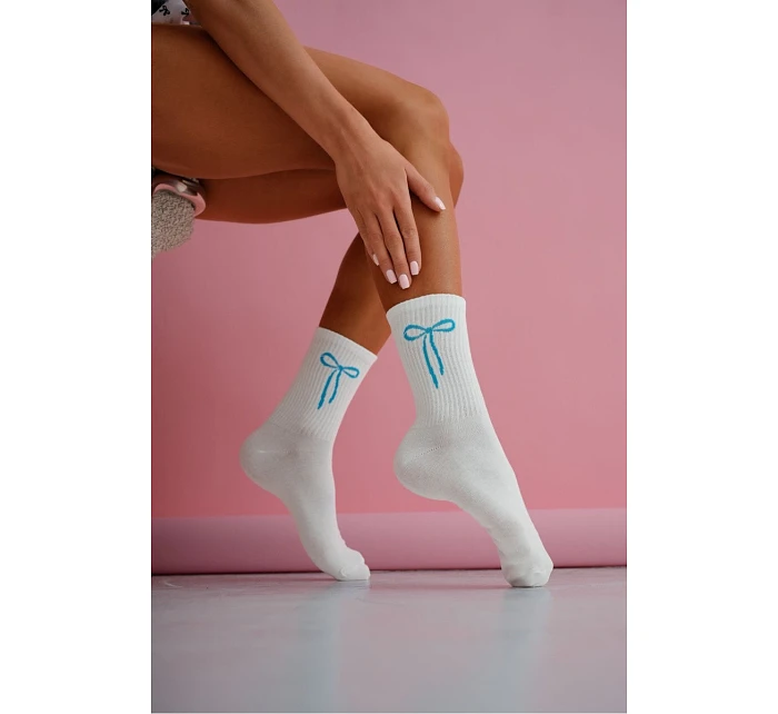 Dámské ponožky bílé pruhované s modrou mašlí