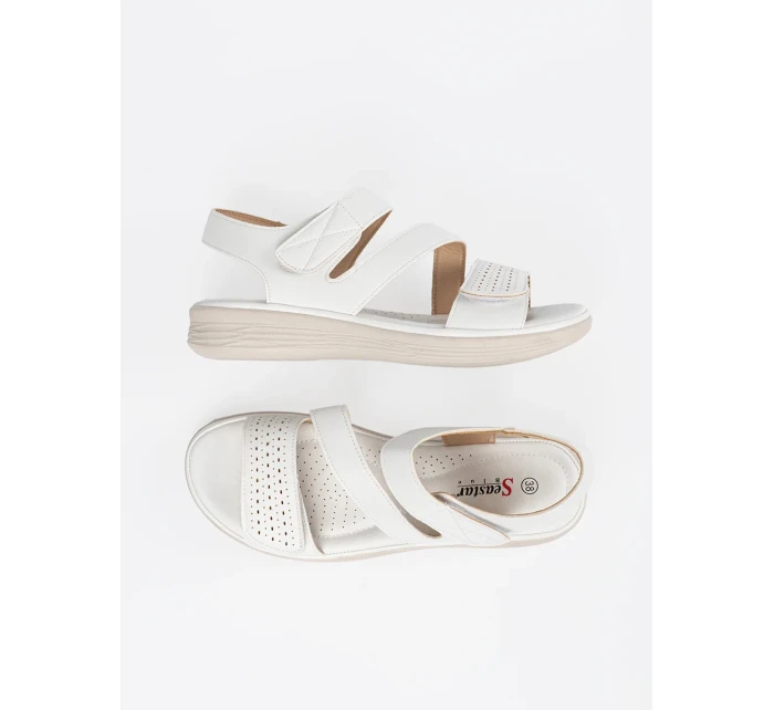 Pohodlné bílé  sandály dámské bez podpatku