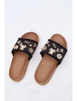 Dámské Pantofle Se Zlatými Přezkami Na Platformě Černé model 21700316 - Boto Dámské Pantofle Se Zlatými Přezkami Na Platformě Černé model 21700316 - Boto