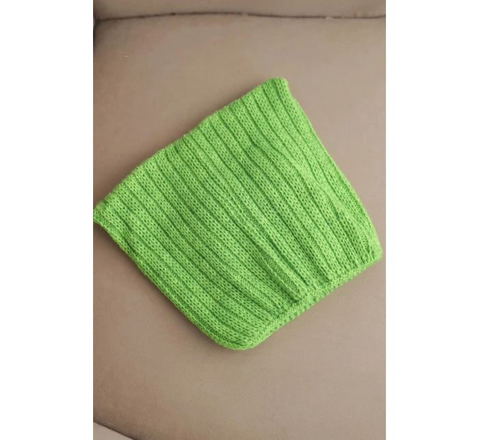 Dámská zimní čepice s vlnou v kočičím střihu z pruhované pleteniny K419 zelená