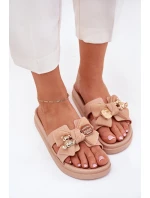 Dámské Pantofle S Mašlí A Zlatou Broží Černé Lynara Dámské Pantofle S Mašlí A Zlatou Broží Černé Lynara