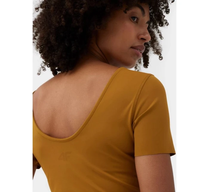 Dámské rychleschnoucí tričko na jógu 4F crop top