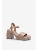 model 21647980 Dámské kožené sandály na podpatku Beige - Zazoo model 21647980 Dámské kožené sandály na podpatku Beige - Zazoo