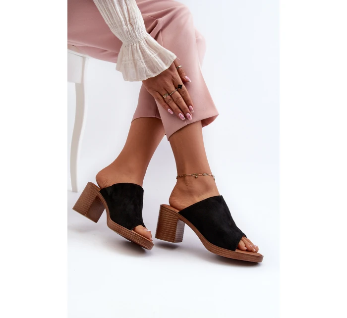 Elegantní Lehké Dámské Sandály Na Podpatku Béžové Varnila Elegantní Lehké Dámské Sandály Na Podpatku Béžové Varnila