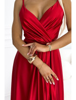 Elegantní dlouhé červené saténové dámské šaty s výstřihem a rozparkem na model 19403023 - numoco