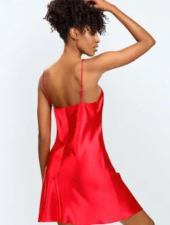 Dkaren Kamaria barva: červená