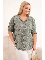 Dámská bavlněná halenka Plus Size s krátkým rukávem a ozdobným knoflíkem khaki