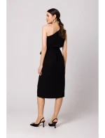 model 18428958 Šaty na jedno rameno černé - Makover