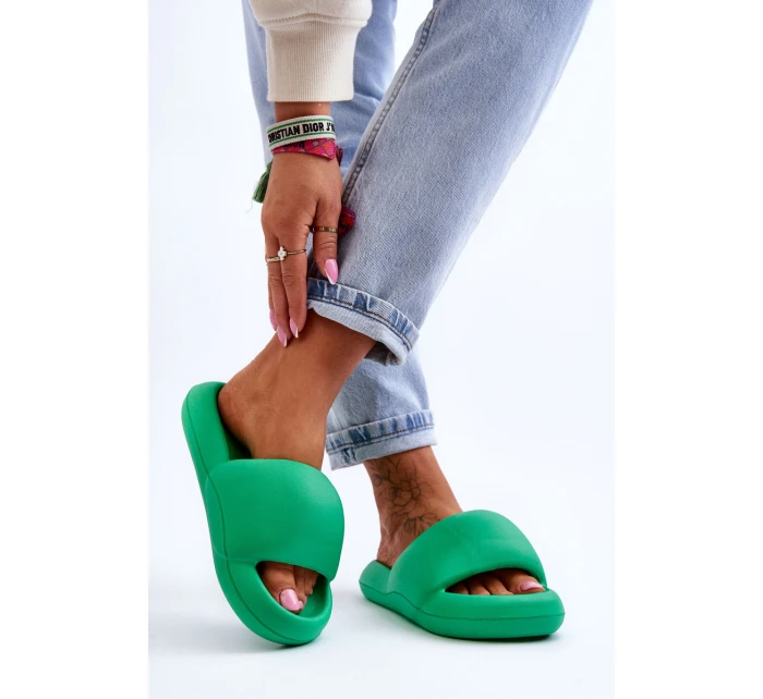 Dámské lehké pěnové pantofle na platformě model 21618541 - Boto Dámské lehké pěnové pantofle na platformě model 21618541 - Boto