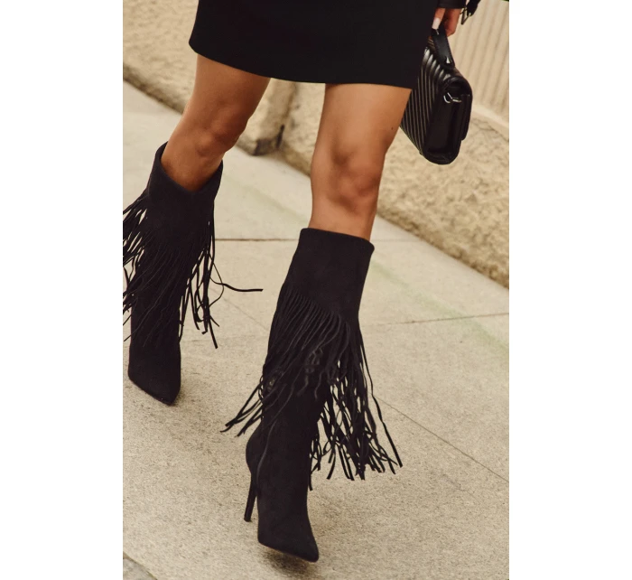 Dámské kozačky na jehlovém podpatku s třásněmi Isalune – černé Dámské kozačky na jehlovém podpatku s třásněmi Isalune – černé