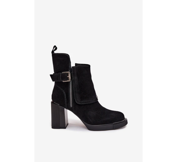 Kozačky z přírodního semiše na podpatku s přezkou model 21710345 Černé - VINCEZA