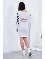 Otrhané bílé šaty Otrhané bílé šaty