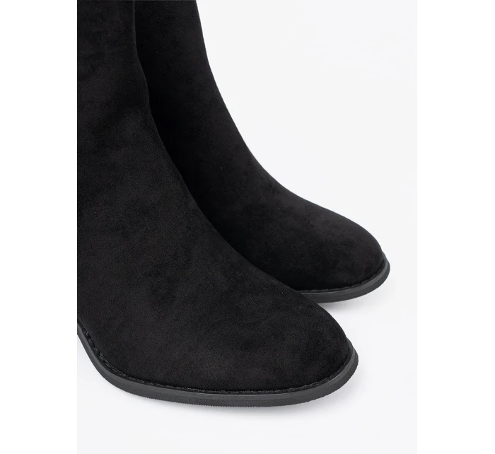 Praktické kotníčkové boty černé dámské na širokém podpatku Praktické kotníčkové boty černé dámské na širokém podpatku