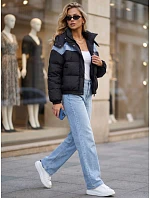Kurtka puchowa damska pikowana z kapturem czarna model 22394862 - FashionStreet Kurtka puchowa damska pikowana z kapturem czarna model 22394862 - FashionStreet
