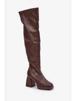 Přiléhavé kozačky nad kolena na podpatku tmavě hnědé model 21681373 - Boto