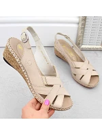 Kožené pohodlné sandály Rieker W RKR682 beige