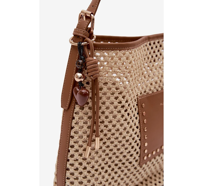 Beige kabelka s pleteným a přívěskem na léto model 22111684 - Flora&Co