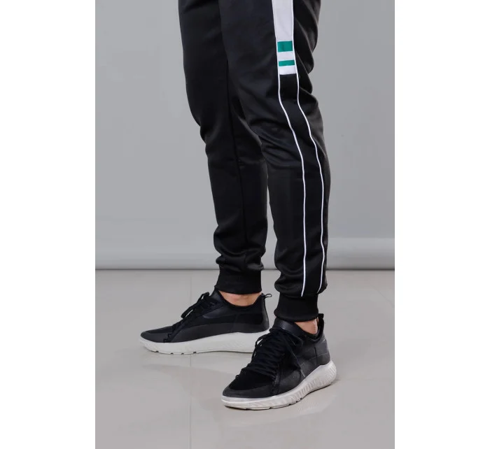 Černé pánské teplákové kalhoty s lampasy model 18347950 - J.STYLE Černé pánské teplákové kalhoty s lampasy model 18347950 - J.STYLE