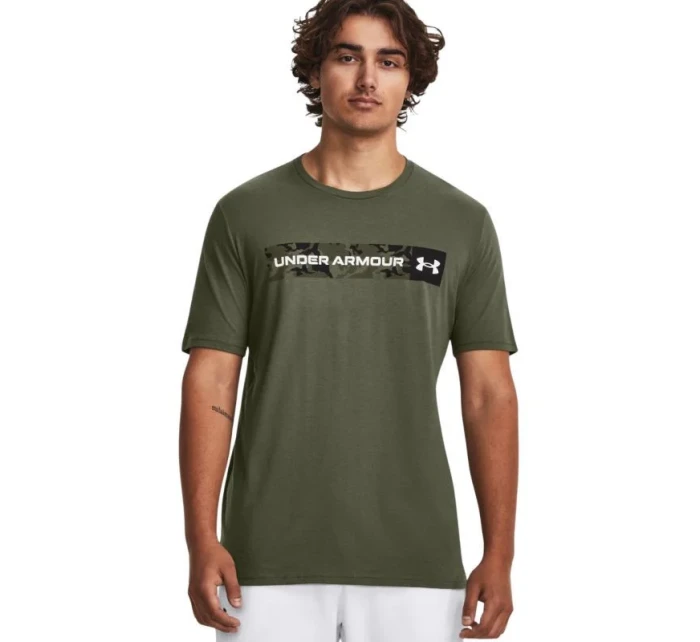 Under Armour Camo Chest Stripe T-shirt M 1376830 390 pánské Under Armour Camo Chest Stripe T-shirt M 1376830 390 pánské