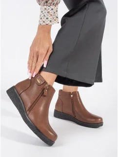 Trendy hnědé dámské  kotníčkové boty na plochém podpatku