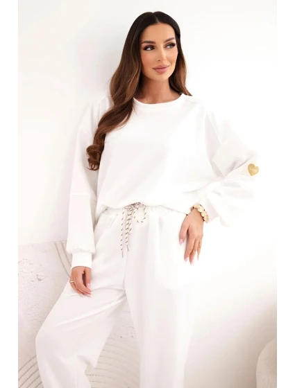 Dámský máslový komplet s volnou mikinou a kalhotami s nápisem LOVE bílý