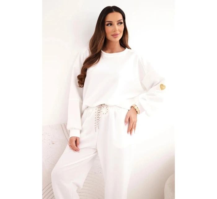 Dámský máslový komplet s volnou mikinou a kalhotami s nápisem LOVE bílý