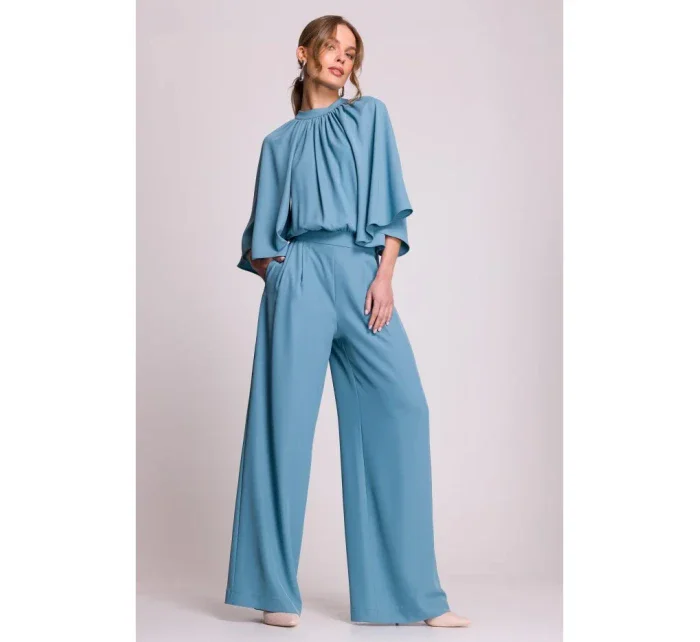 Kombinéza s širokými rukávy a zády  modrá model 20966219 - STYLOVE