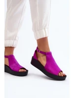 model 21646195 Dámské sandály z semiše Fuchsie - Zazoo