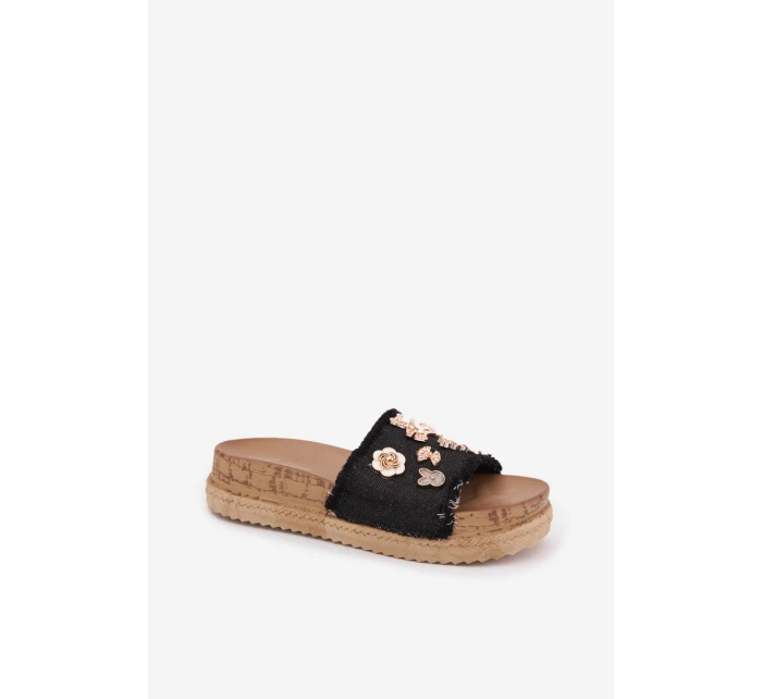 Dámské Pantofle Se Zlatými Přezkami Na Platformě Černé model 21700316 - Boto Dámské Pantofle Se Zlatými Přezkami Na Platformě Černé model 21700316 - Boto