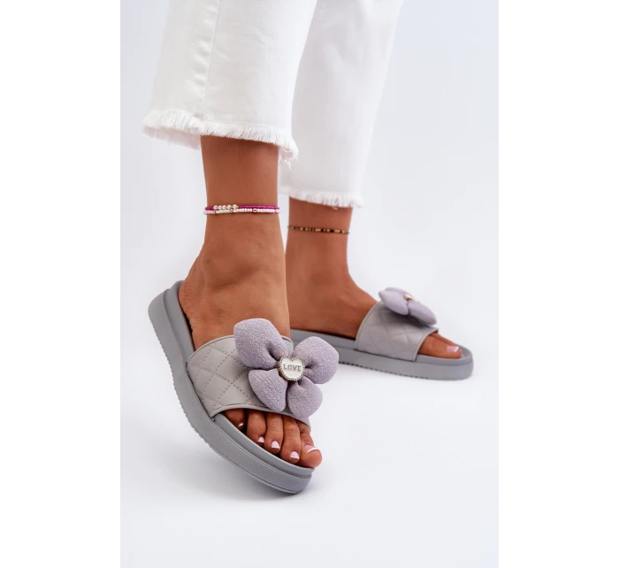 Dámské šedé sandály s ozdobou na nízké platformě Cedrella Dámské šedé sandály s ozdobou na nízké platformě Cedrella
